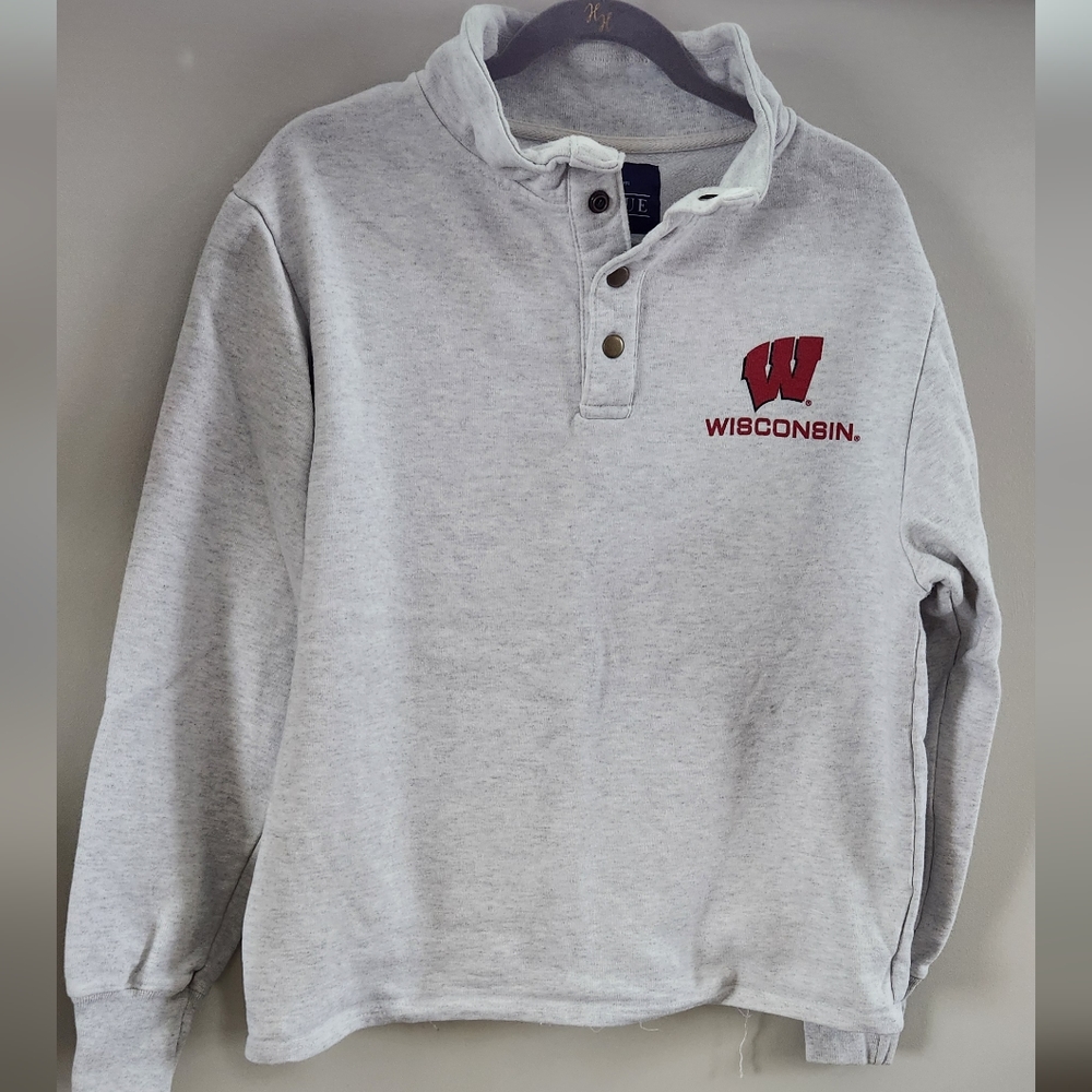Wisconsin Badger Quarter Button Up